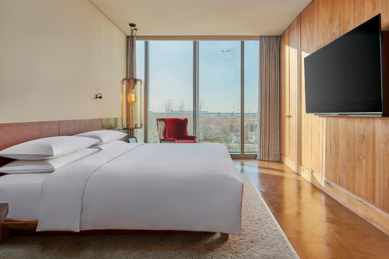 Hotel Mumian Beijing Daxing International Airport, Part Of Hyatt Exterior foto A guest room at the hotel